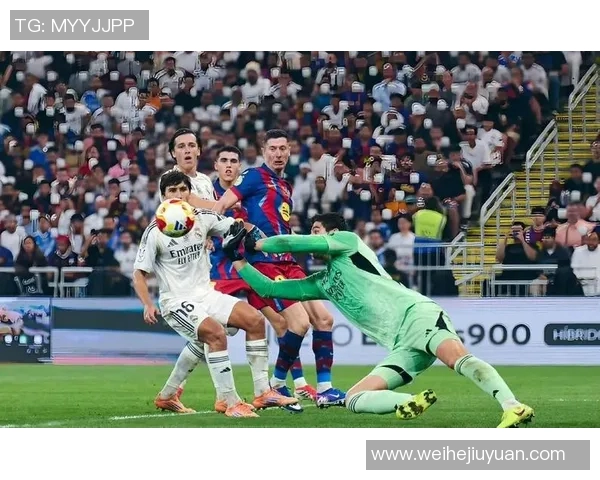 足球明星在镜头前奔跑展现风采的精彩瞬间视频合集 足球明星在镜头前奔跑展现风采的精彩瞬间视频合集